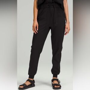Lululemon Athletica Stretch High Rise Jogger Pant in Black Sz 12